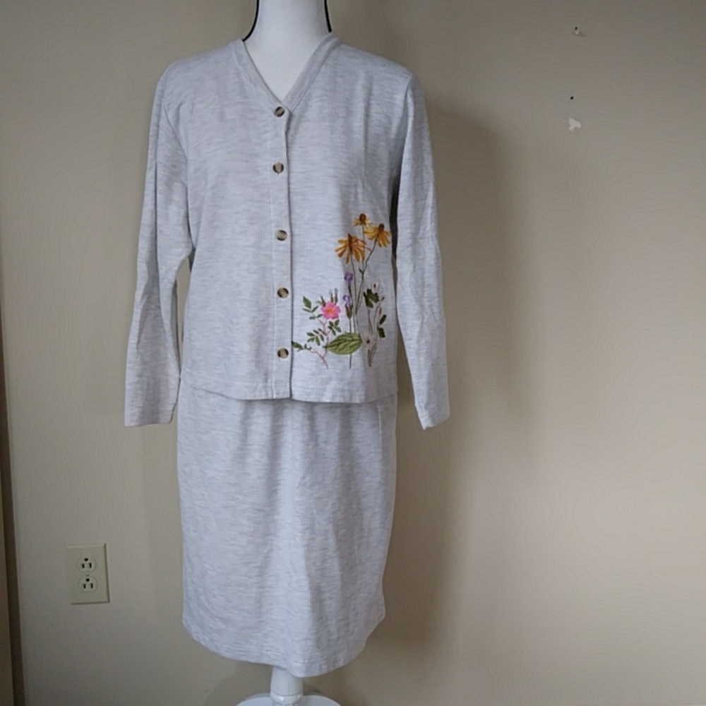 Vintage 220 Hickory Top & Skirt Set Floral Ribbed Look MP Gray White